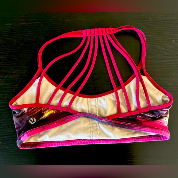 Lululemon Athletica sports bra. - Picture 5 of 5